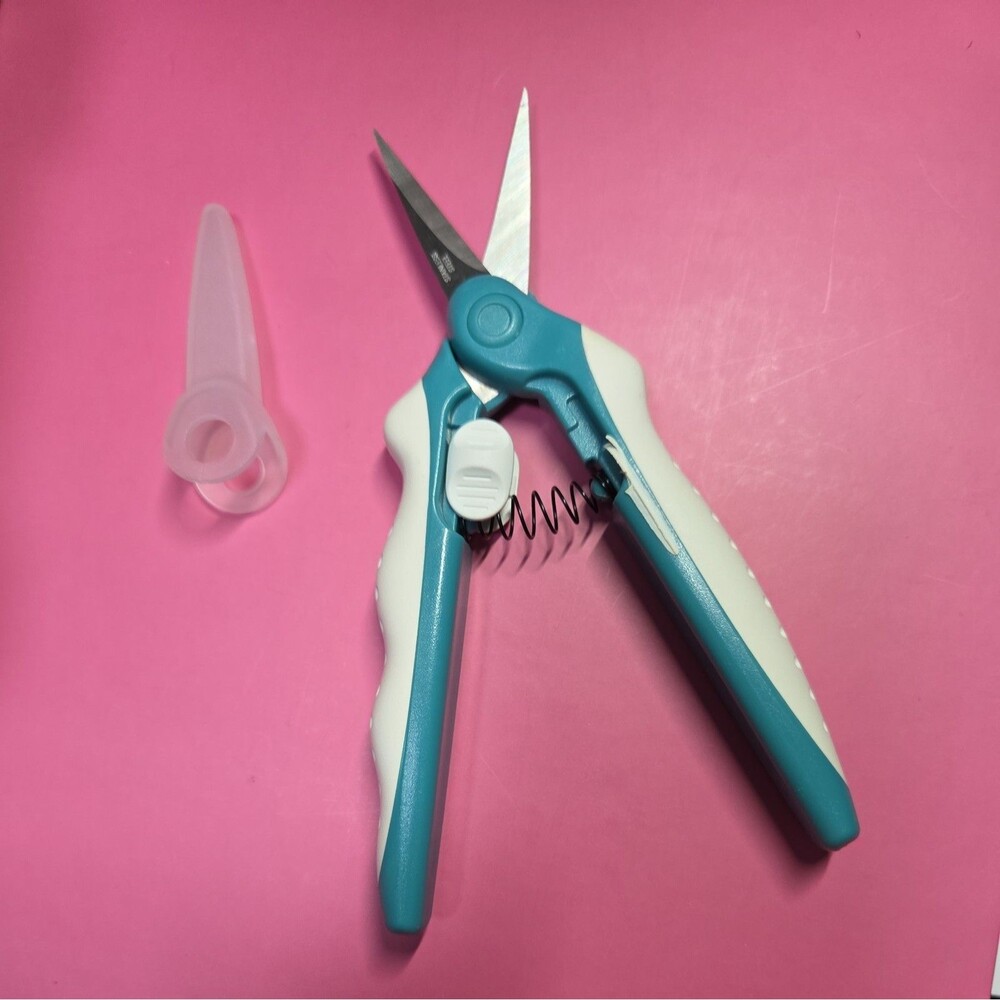 We R Comfort Craft Scissors-Spring Loaded Rubber Grips NEW - Picture 5 of 5